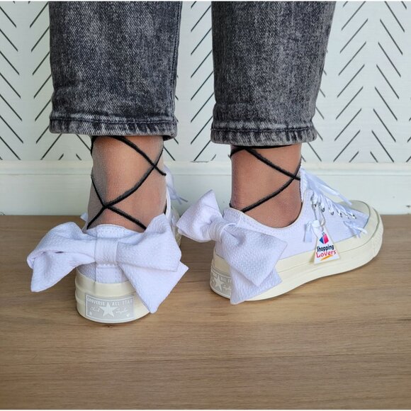 ⭐Converse Chuck 70 OX Bow Sz 7.5 Womens Shoes Retro Sneakers White Satin A15192C - Picture 1 of 14